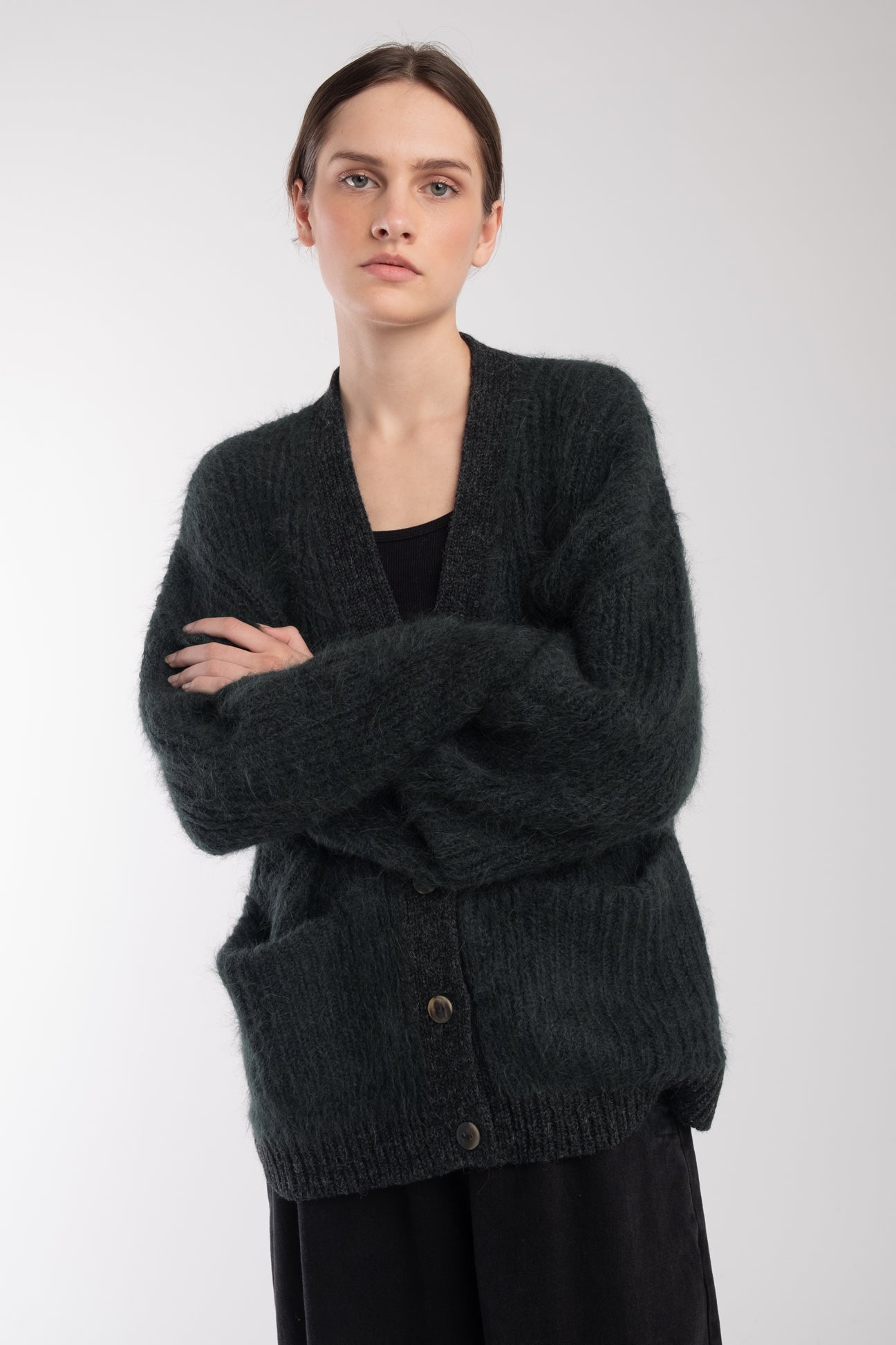 micaela greg カーディガン